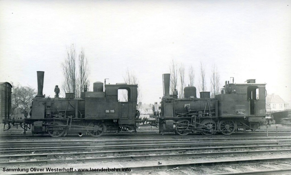 T 2 Nr. 201 "STEINBOCK" als Reichsbahnnummer 98 115. Hier zusammen mit 89 7324, einer preussischen T 3.