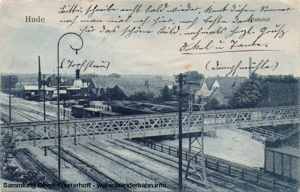 Eine Sicht über die Fußgängerbrücke in Richtung des östlichen Gleisfeldes der Oldenburg - Bremer Strecke. Die Karte ist vermutlich um 1915 entstanden.