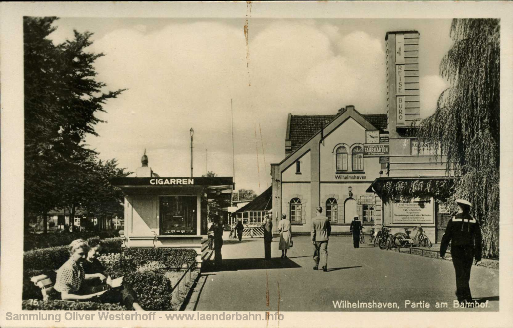 Ansicht des noch intakten Bahnhofes aus den 1940er Jahren.